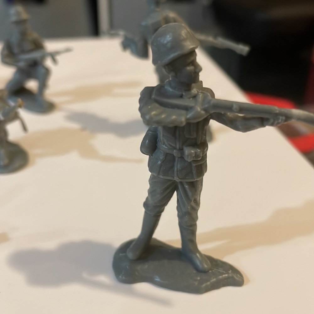 Plastic army - Picture 5 of 5